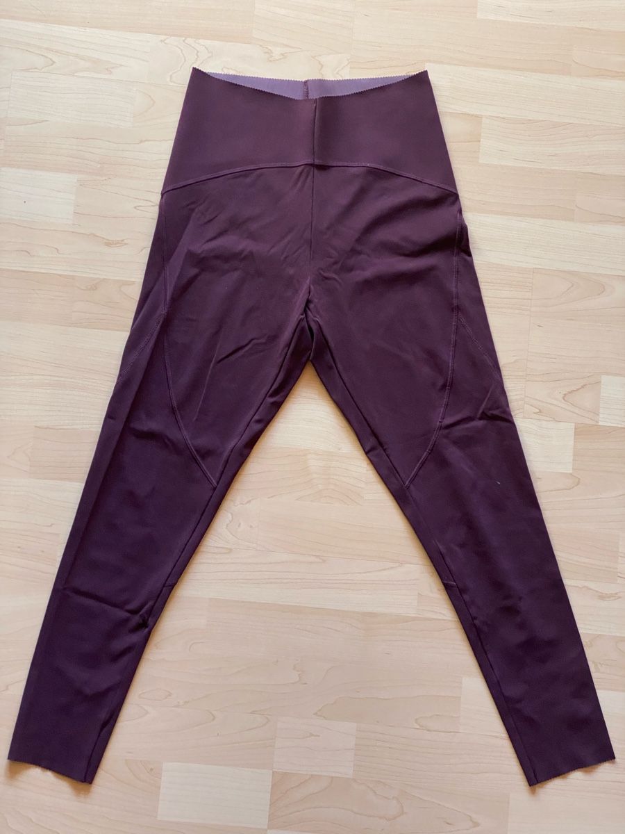 Oysho Leggings: Leggins Oysho bordeaux taille M comme neuf – Nuovo (secondo la descrizione) da Rubigen venduto da cam_drb7 1