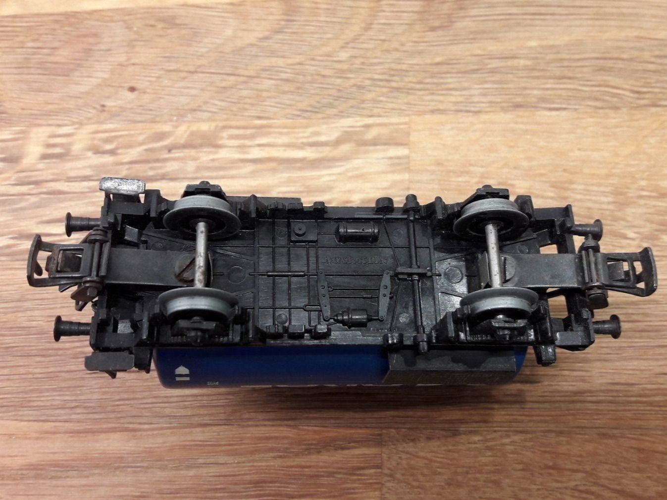 Märklin Modellini di ferrovie: Märklin HO AC : DB wagon citerne ARAL – Usato da Buttes venduto da Cafe2005 8