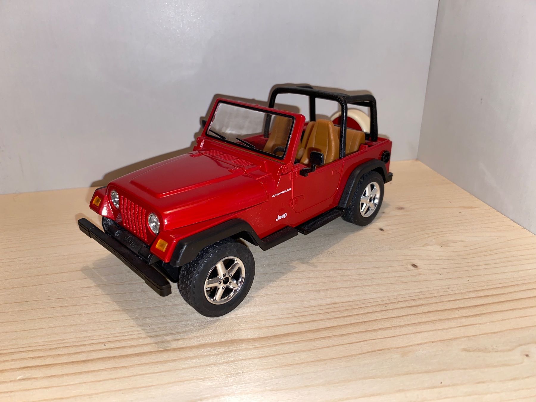Jeep Modellini d'auto: Jeep Wrangler 1/18 – Usato da Wohlen AG venduto da PrivatSammlung