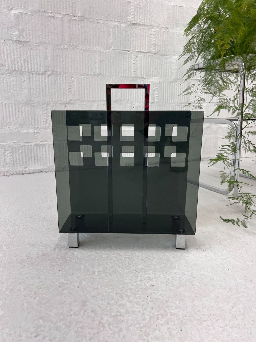 Sonstiges für Haushalt & Wohnen: Acryl - Plexi Zeitungsständer - 80er Jahre – Gebraucht aus Walzenhausen von stilvollwohnen 1