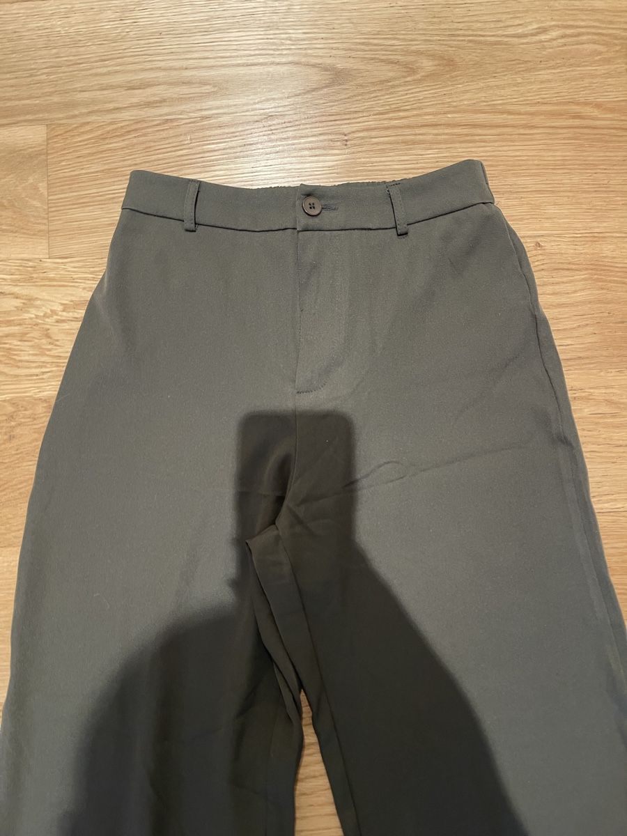 Shein Pantaloni: Weite StoffhoseOlive Gr. 36 Tal! – Usato da Bremgarten AG venduto da arl_8nbf 1