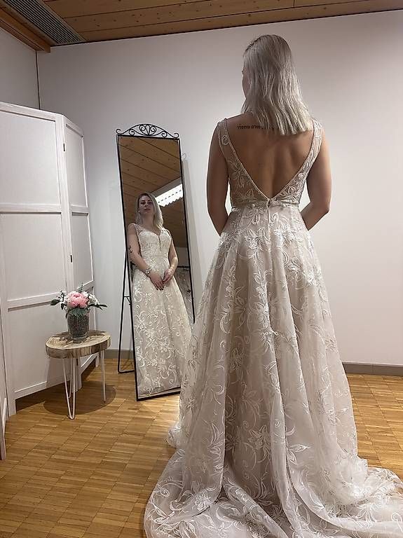Vestiti: Braut/abendkleid s/m – Nuovo e nell'imballaggio originale da Appenzell venduto da mir_rqn6 4