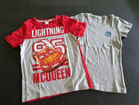 2 Kinder T-Shirts Grösse 116 Lightning McQueen