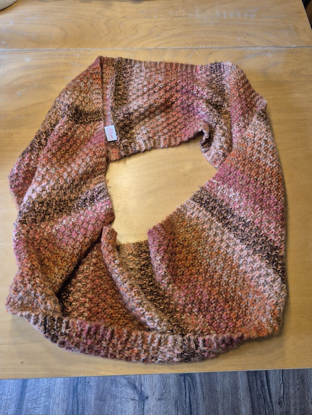 S.Oliver Foulard & Sciarpe: Winterkappe und passender Schal  – Usato da Heimberg venduto da Pfeilfeder 1