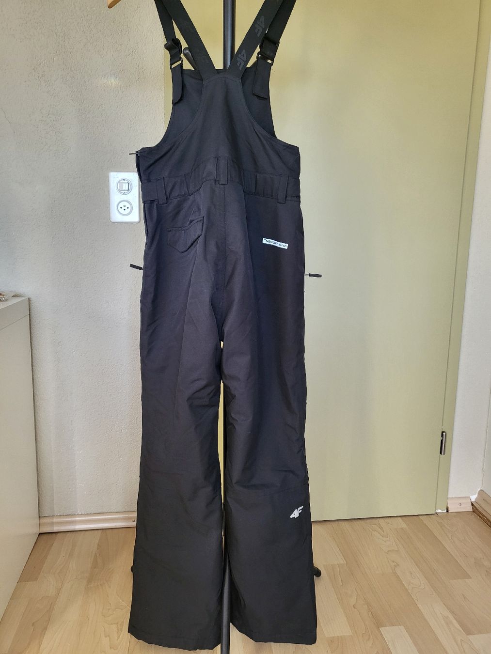 4F Hosen: 4F Ski Pants/Bib - Size 164 -Black, Winter – Gebraucht aus Sarmenstorf von zuz_q5kq 2