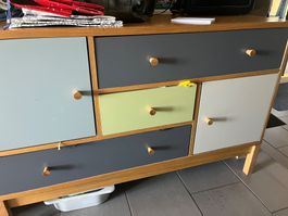 Bunte Kommode