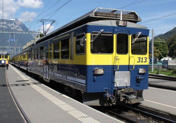Modelleisenbahnen: N BOB "Berner-Oberland Bahn"  Motrice  De 4/4 – Gebraucht aus Locarno von Gudrun2