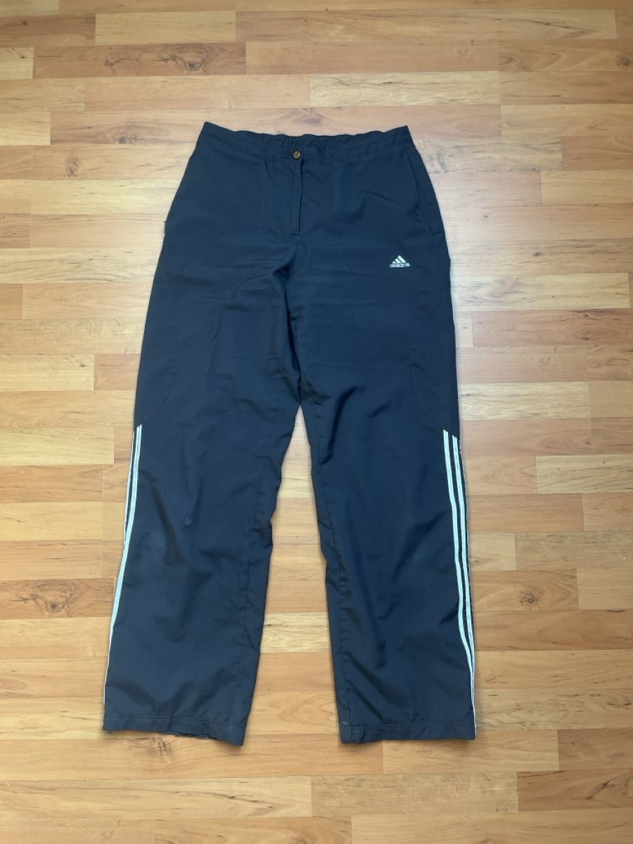 Adidas Pantaloni: Retro Adidas Jogginghose – Usato da Seuzach venduto da anina.k