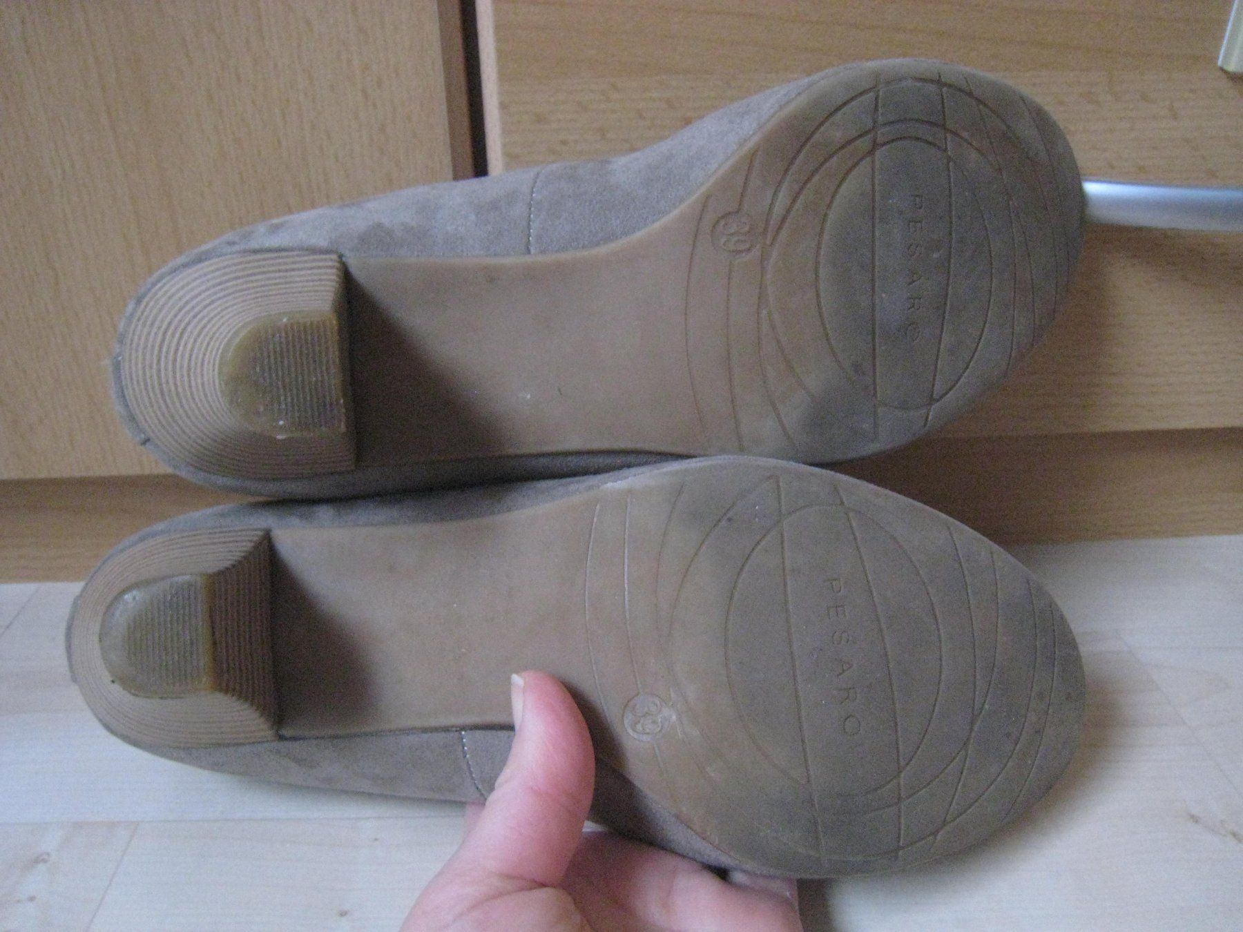 Scarpe da donna: PUMPS / Ballerina mit Absatz Gr. 39  PESARO – Usato da Dättlikon venduto da Mamakuga 4