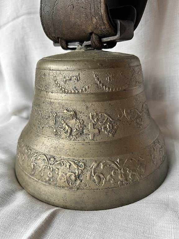 Cloches & sonnailles: Campana in bronzo antica – D'occasion à magliaso par rossella17 1