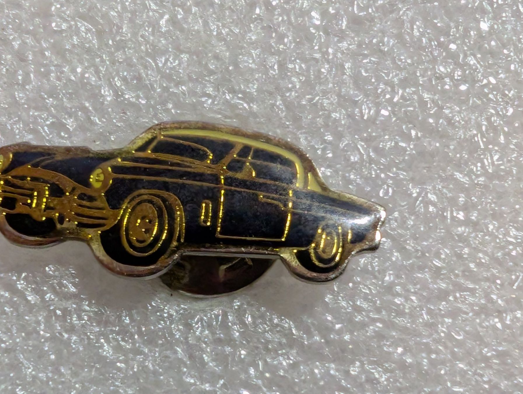 Plaketten & Abzeichen: Ansteckpin 282: Auto Oldtimer – Gebraucht aus Oppligen von Pin-Fall-Shop