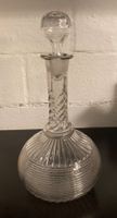 Karaffe Glas mit gedrehtem Hals gebraucht guter Zustand