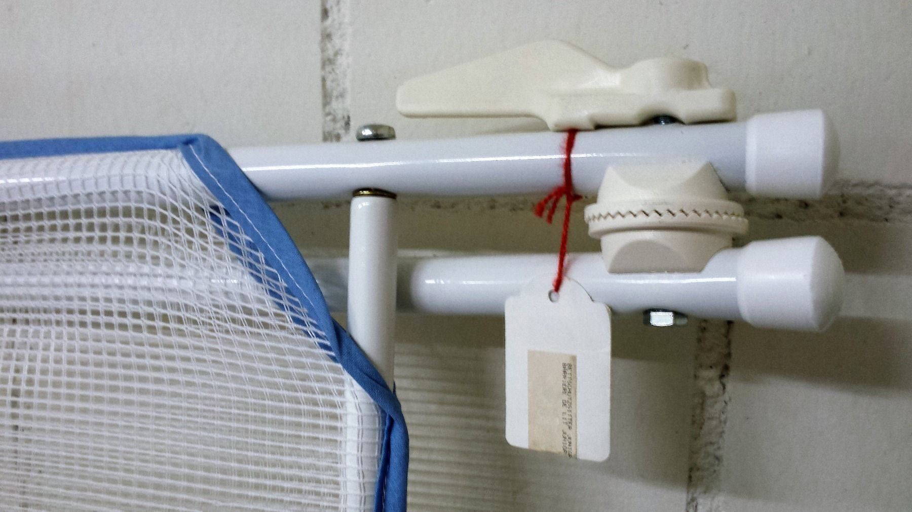 Altro: Absperrgitter Bett Fallschutz Barrière de Lit – Nuovo e nell'imballaggio originale da Rotkreuz venduto da JustForSale 1