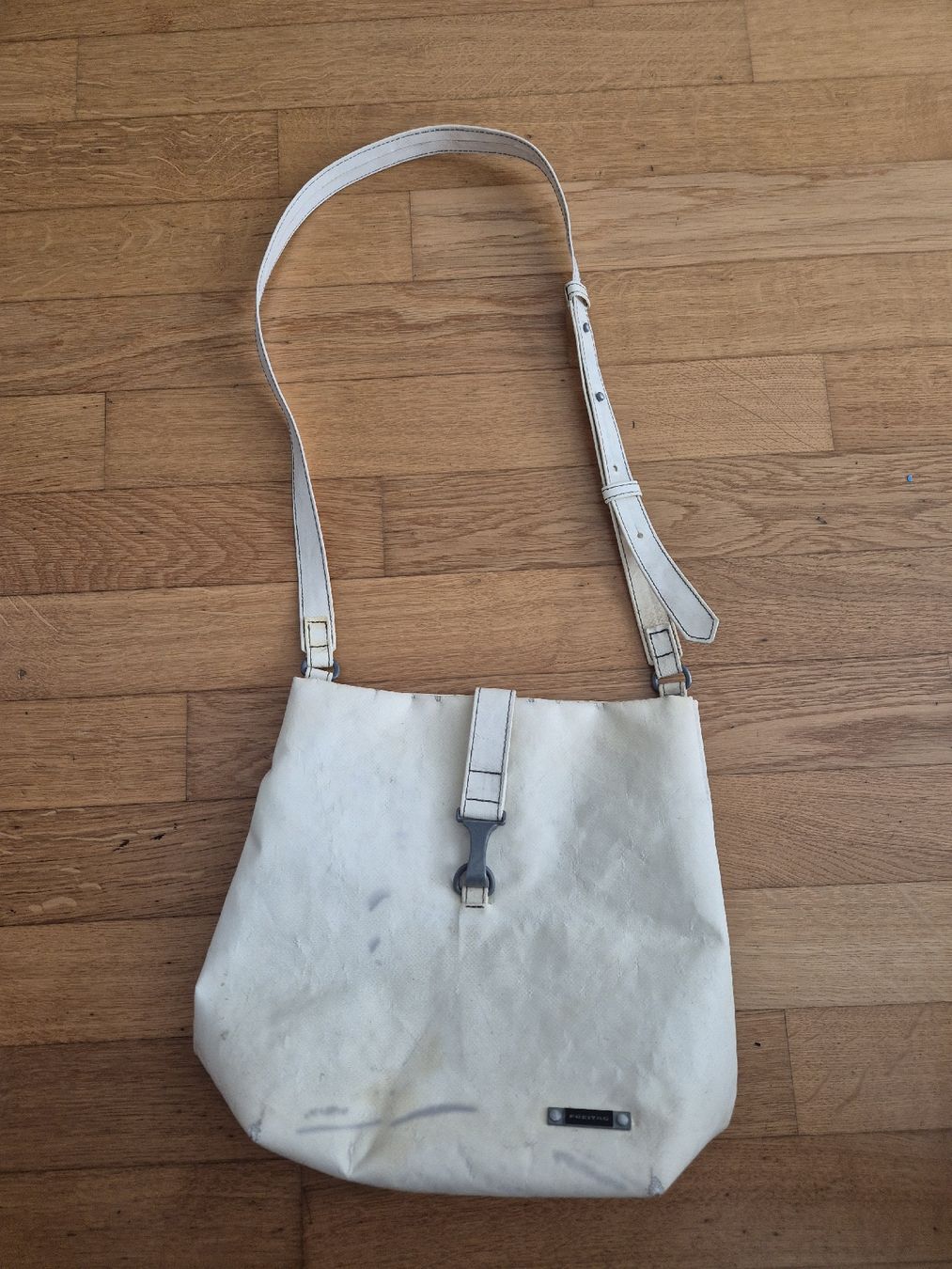 Freitag Taschen für Damen: Freitagtasche weiss Reference – Gebraucht aus Malters von deborah__ 3