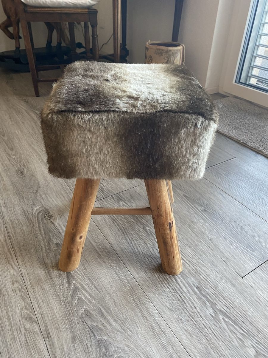Hocker: Kl. Höcker mit Kunstfell – Gebraucht aus Freienstein von Roemi21 2
