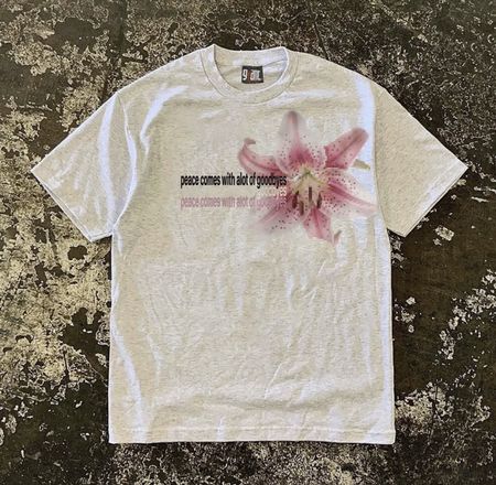 Tee Grau Oversized „Peace comes with...“
