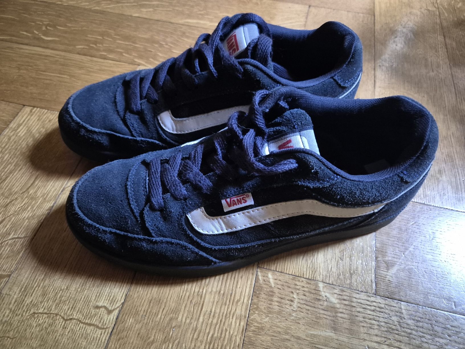 Vans Scarpe da uomo: Sneaker Vans bleu marine taille 42.5  – Usato da Lausanne venduto da mly_j8yp 1