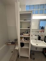Weisses Badregal / Hochschrank