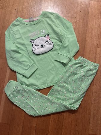 Schönes Pyjama Gr. 98/104, Neu