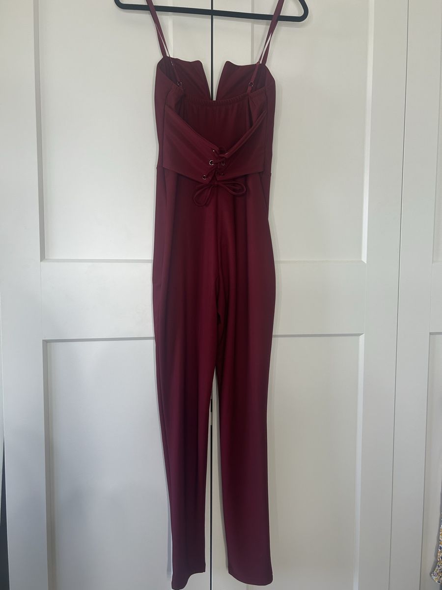 Jumpsuits: Burgundy spaghetti strap jumpsuit – Neu (gemäss Beschreibung) aus Winterthur von sel_g95h 1