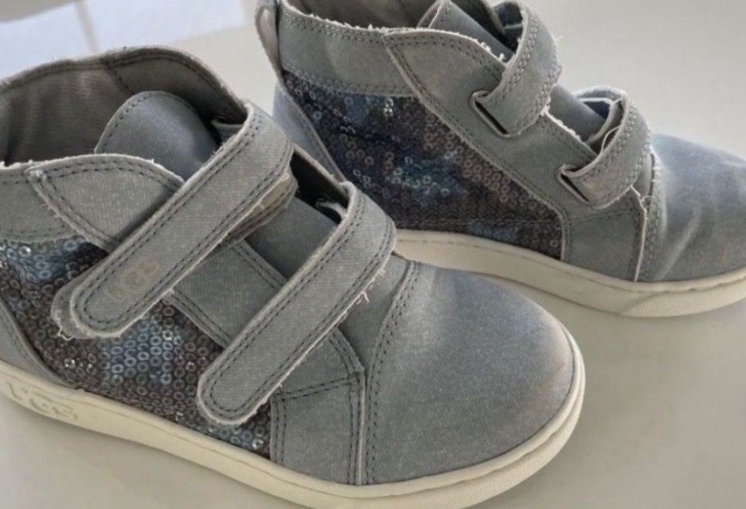 Ugg Scarpe per ragazzi: Ugg Kinder Schuhe, Gr. 30, blau – Nuovo (secondo la descrizione) da Freidorf TG venduto da nad_fxh7 1