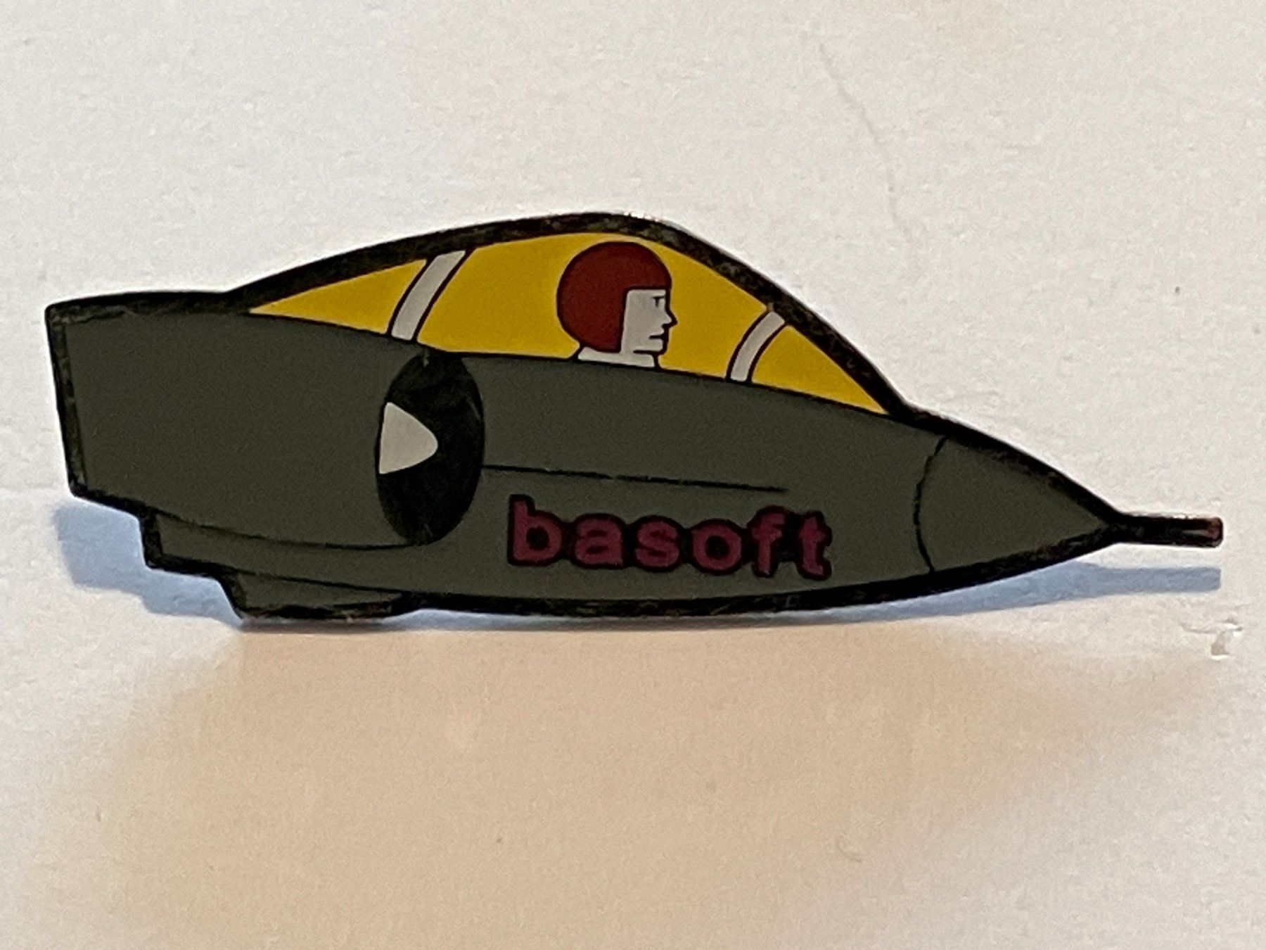 Placchette & Badge: 1 Pin Basoft – Usato da Basel venduto da djwwpp