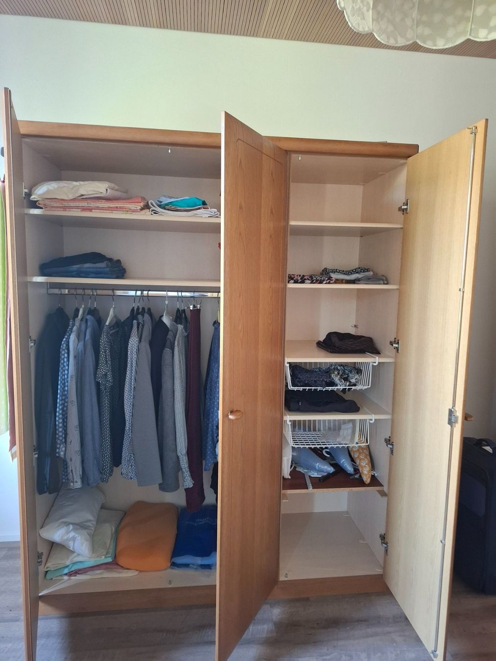 Armadi: Kleiderschrank Möbel Siegenthaler – Usato da Huttwil venduto da Dorni4950 1