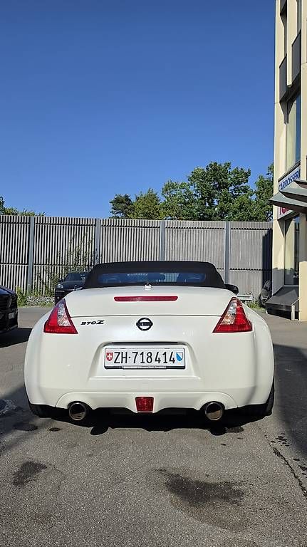Autos: Schöner Nissan 370z – D'occasion à Wollerau par Artigianalmente 4