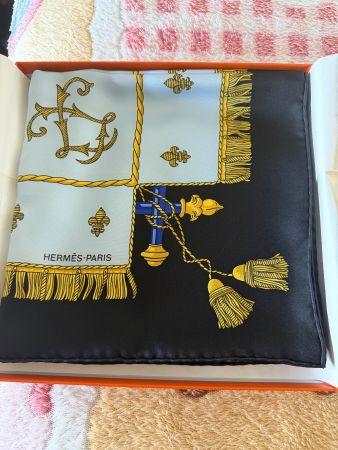 Hermès Carré 90 La Réale NEW Full Set