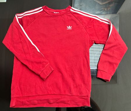 Roter Adidas Pullover