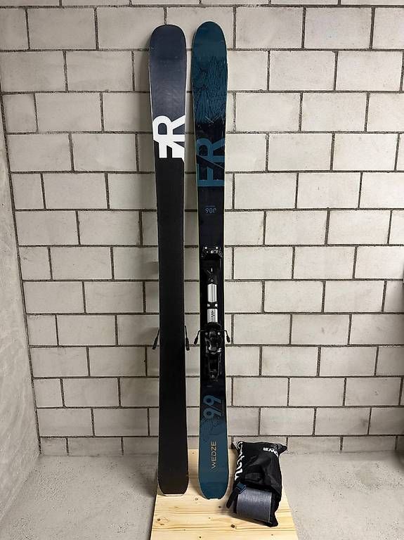 Skis: Ski Touring Pack, Tourenski und Fell – Gebraucht aus Zürich von Junkwood 1