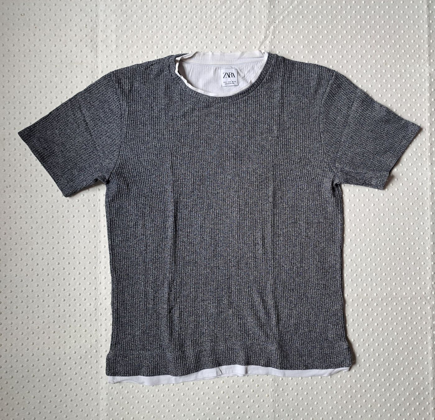 Zara T-Shirts: Warmes T-Shirt Zara Gr. M – Gebraucht aus Gysenstein von joshuas81