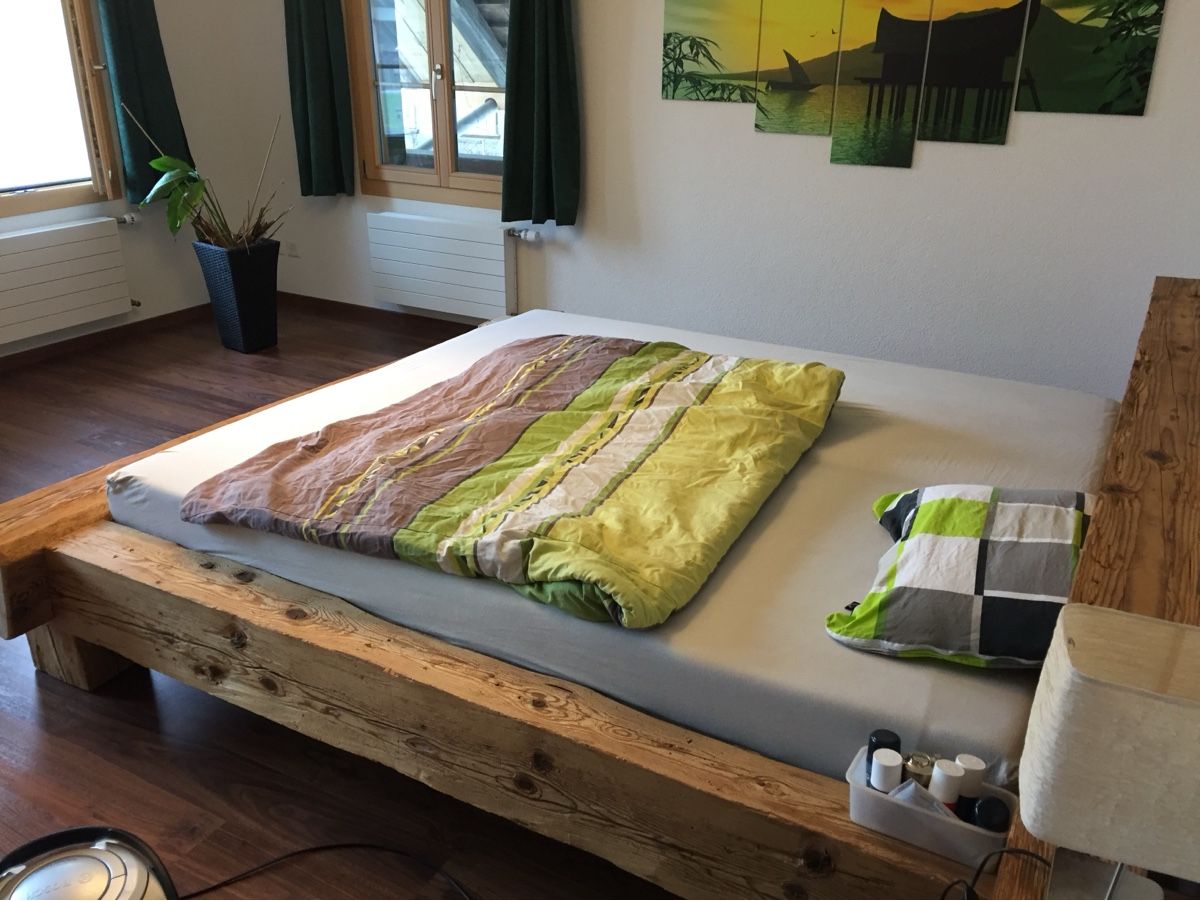 Lits: Bett aus Altholzbalken – D'occasion à Huttwil par luk_9tdh 4