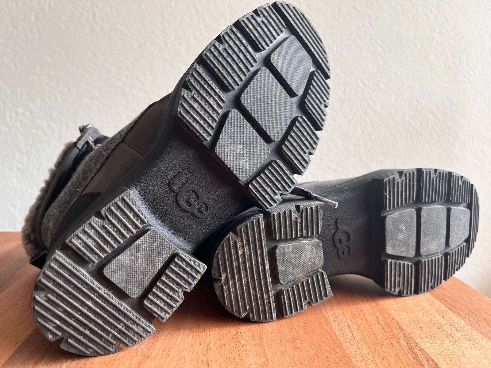 Ugg Damenschuhe: Bottes hiver fourrées UGG  Taille 36 – Gebraucht aus Niederwangen BE von audreychkaya 5