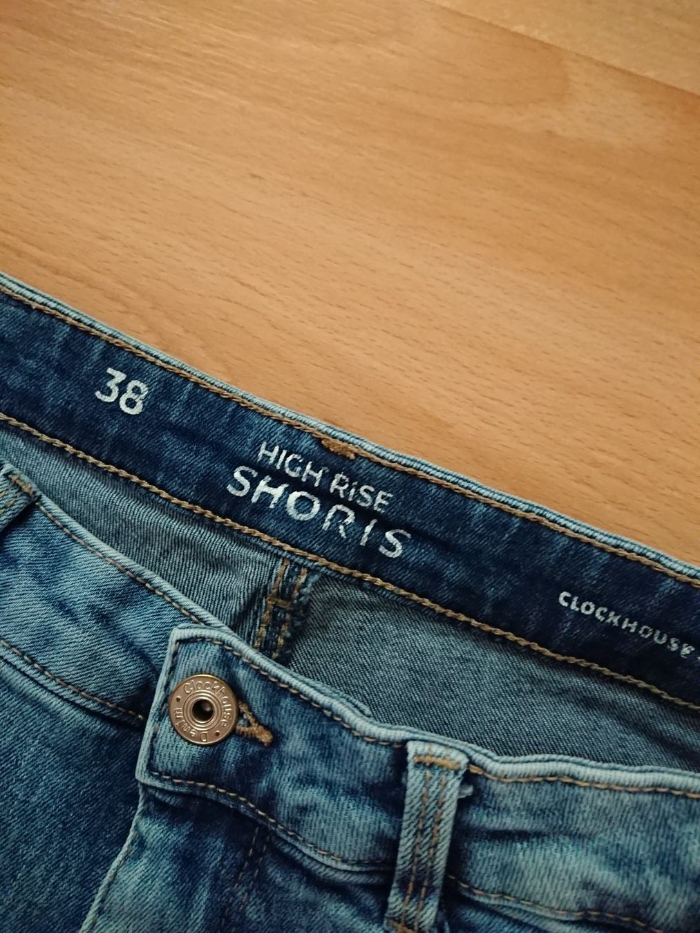 C&A Hosen: Damen High Rise Shorts C&A Basic Gr. 38 – Gebraucht aus Hallau von CHACLA 1