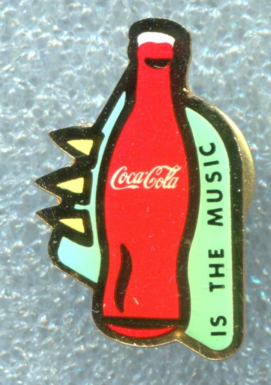 Coca-Cola Plaketten & Abzeichen: Coca Cola  IS THE MUSIC – Gebraucht aus Winterthur von Sammleroase