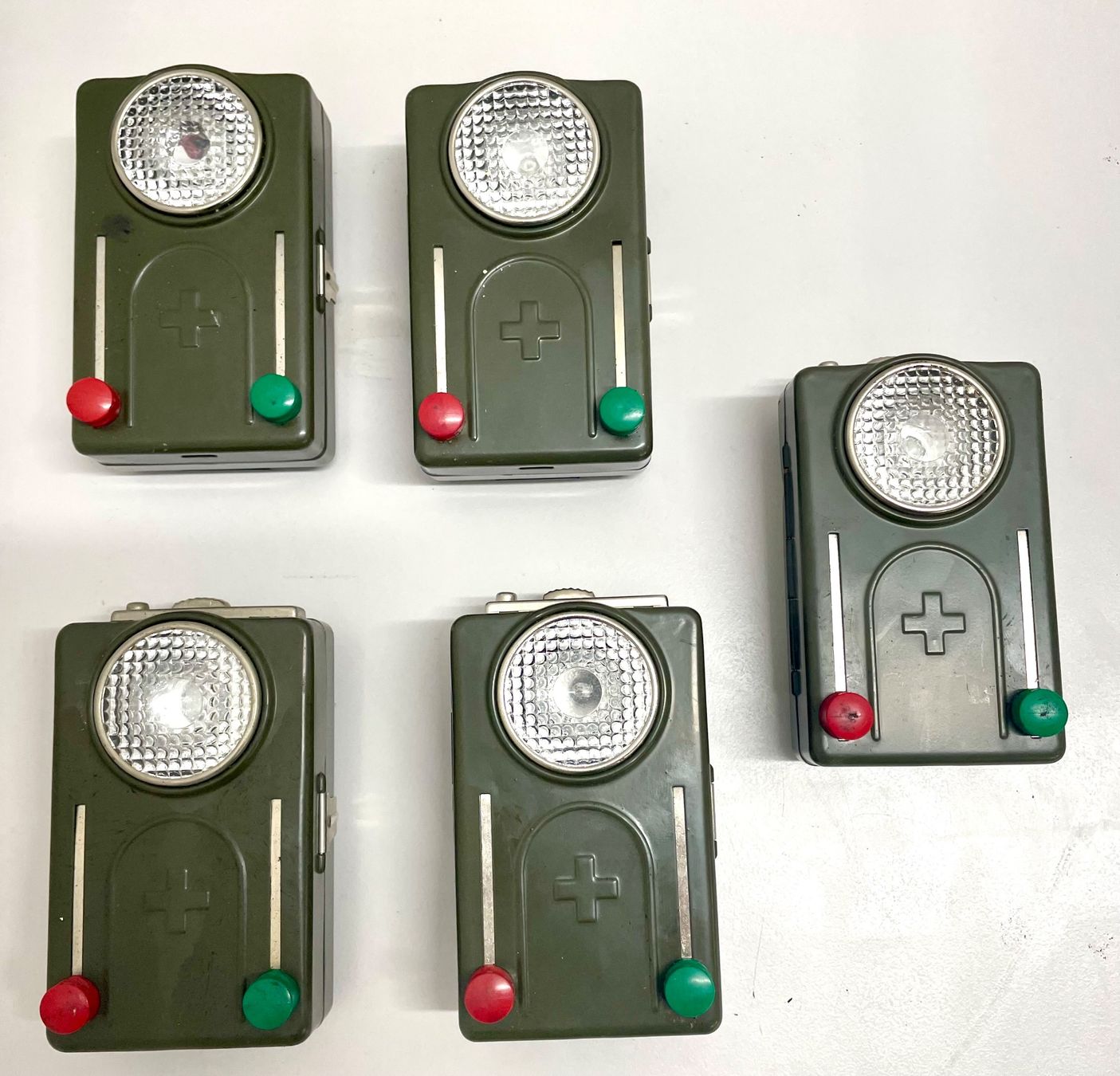 Schweizer Armee Lampade: Schweizer Armee Taschenlampe 4.5V, mit Farbschieber/ 5x Set – Usato da Niederdorf venduto da LeptonAG 1