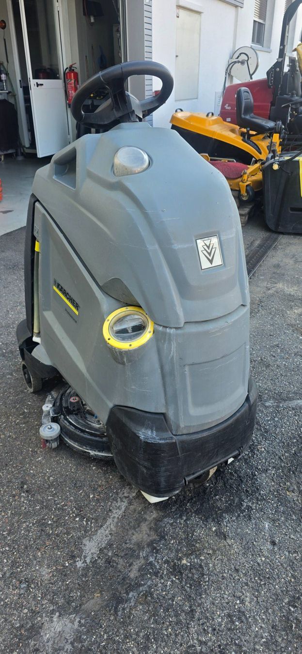 Kärcher Alle Maschinen: Karcher Scheuersaugmaschine gebraucht professionell einse... – Gebraucht aus Rain von Fafan069 4