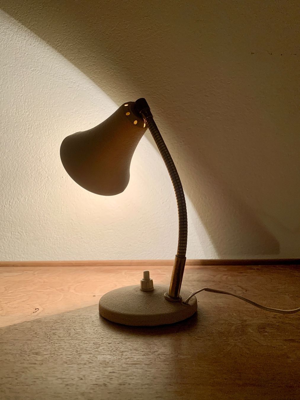 Lampade: Mid-Century Tisch- oder Wandlampe aus Frankreich – Usato da Zürich venduto da Les_Zurichois 1