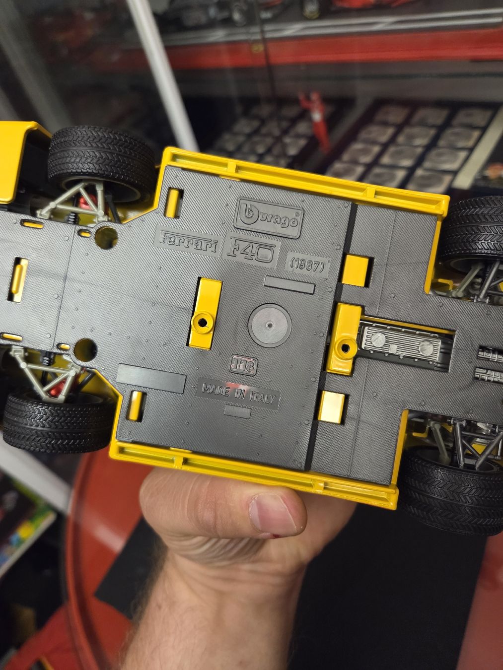 Bburago Modellini d'auto: Ferrari F40 1987 – Usato da Wetzikon ZH venduto da AmacherM 3