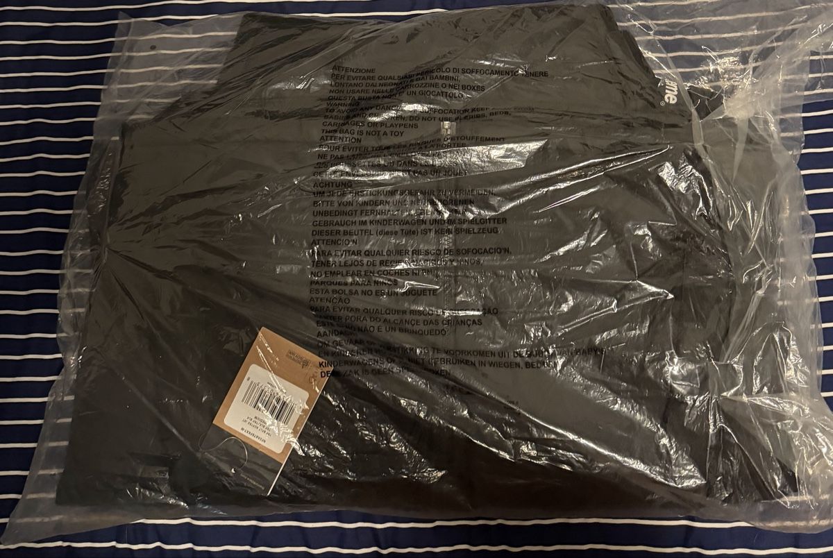 North Face Giacche: Supreme x The North Face Split Nuptse - Noir - M – Nuovo e nell'imballaggio originale da Orbe venduto da Orliii_ 1