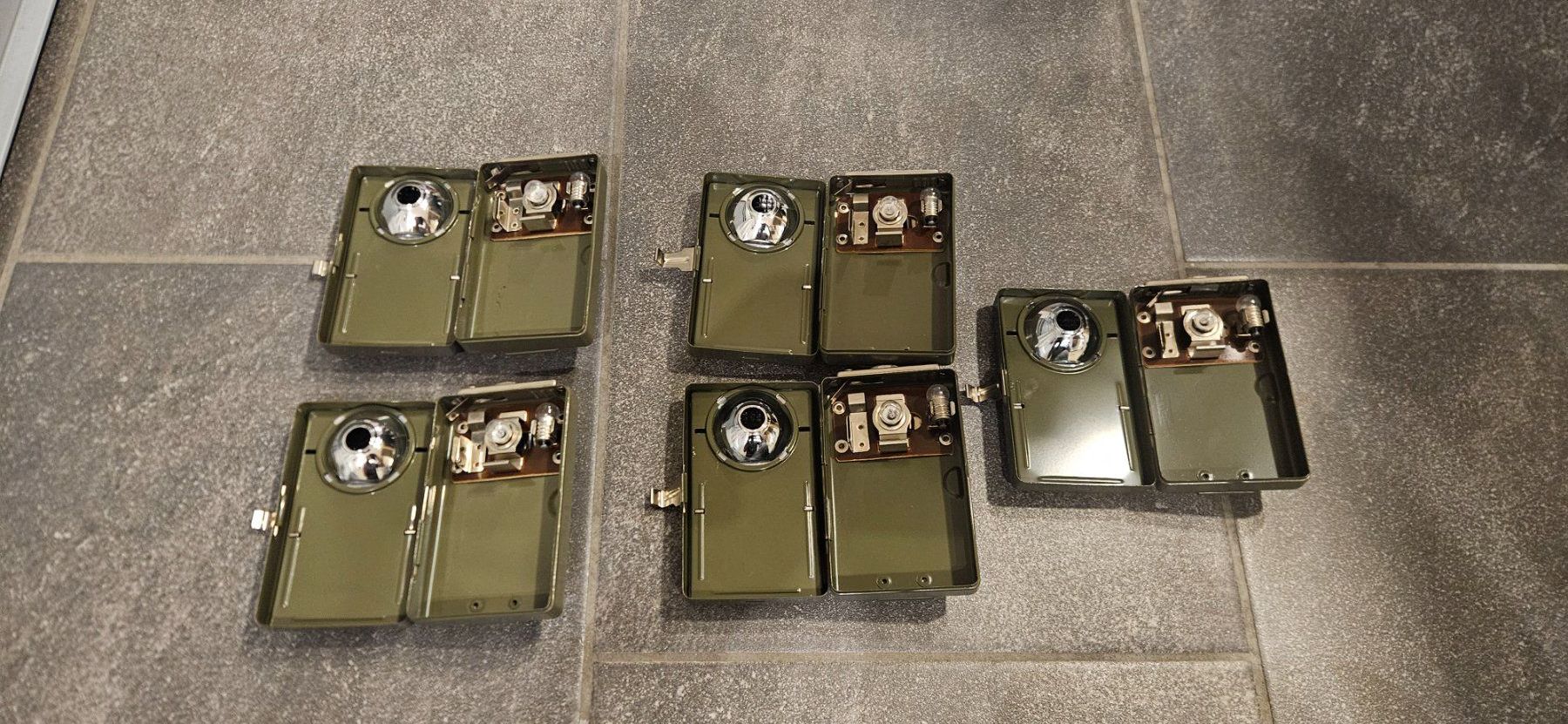 Schweizer Armee Lampade: Schweizer Militär Taschenlampe 80 – Usato da Lenk im Simmental venduto da oli66661 1