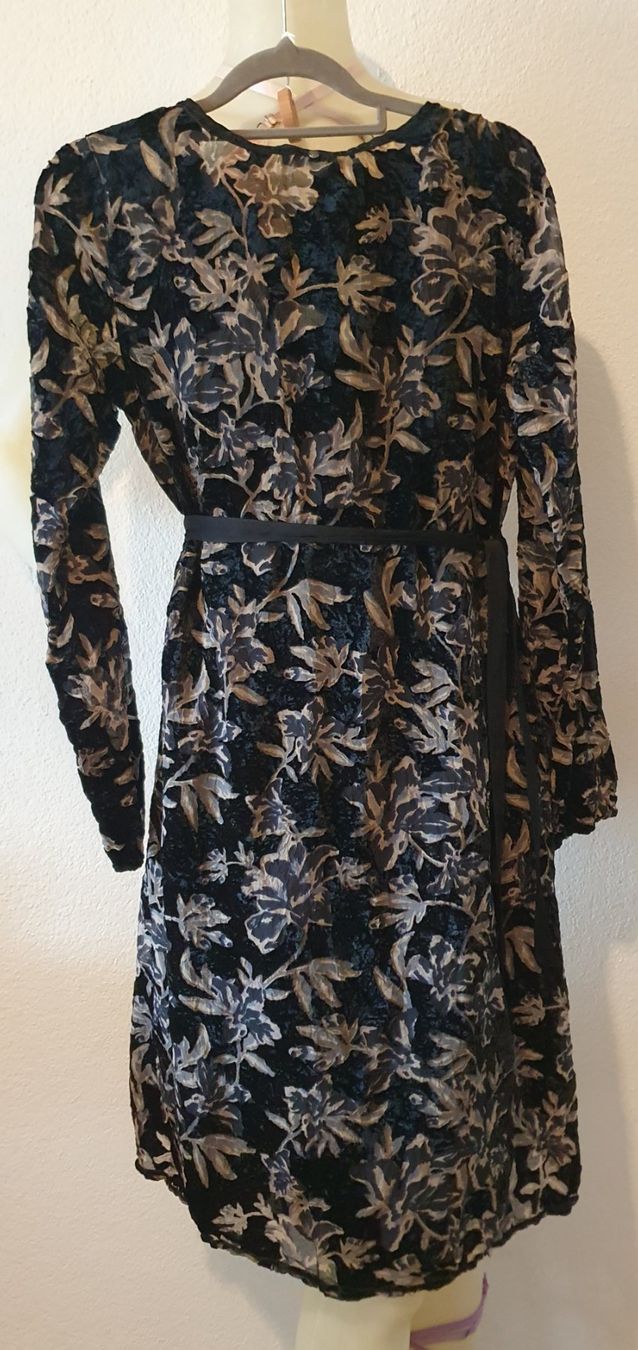 Nile Vestiti: NILE Kleid XS, NEU, Viscose – Nuovo e nell'imballaggio originale da Niederbipp venduto da fashionfuchs 2