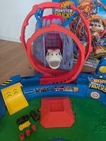 Hot Wheels Monster Trucks Bahn T-Rex Vulkan Arena