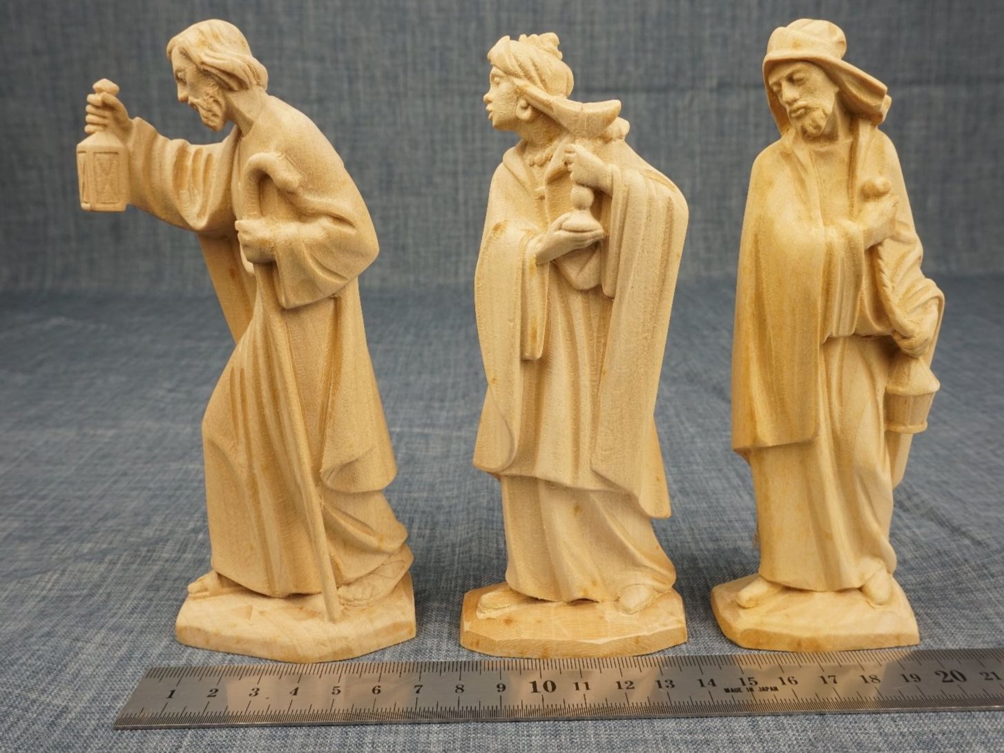 Statuette: Grosse Krippenfiguren - handgeschnitzt, 19-teilig – Usato da Diessbach b. Büren venduto da Crocharry 6