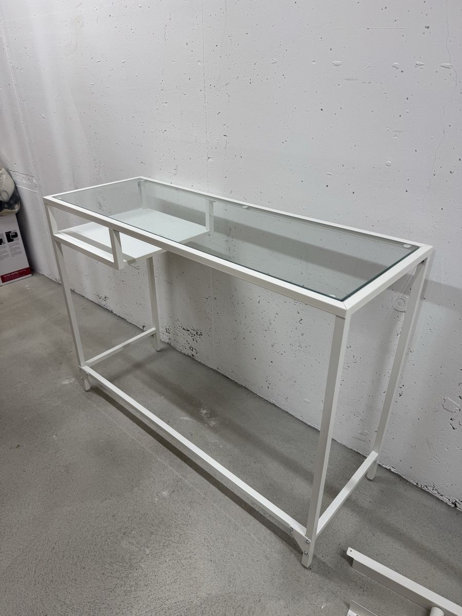 Schreibtische: IKEA Vittsjö desk – Gebraucht aus Zürich von _ade_