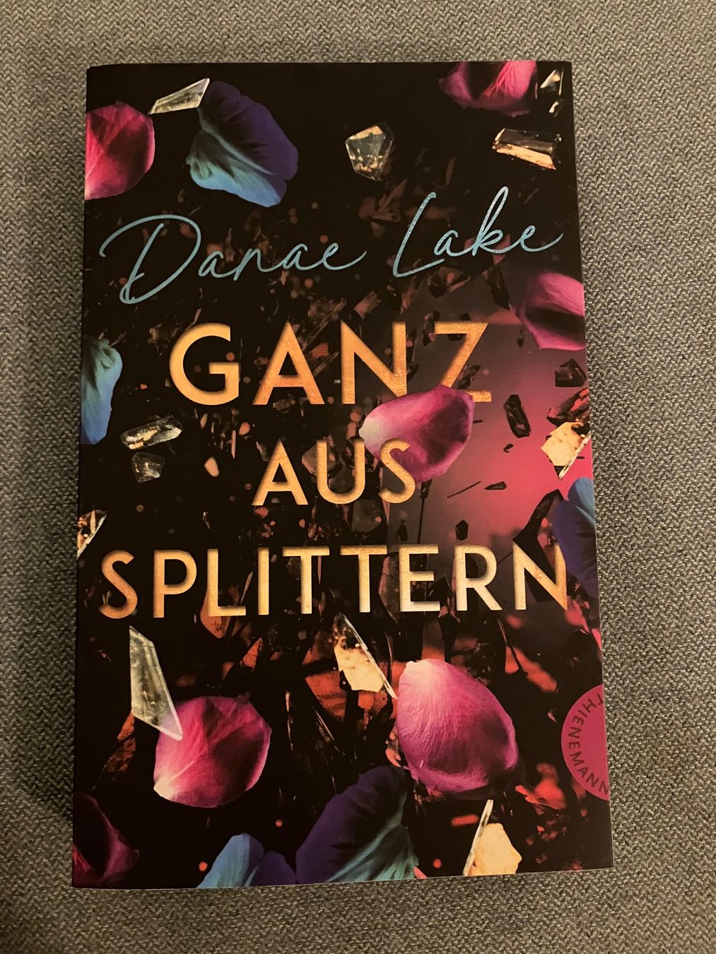 Libri: Buch "Ganz aus Splittern" von Danae Lake, DE – Usato da Zürich venduto da CeBe99
