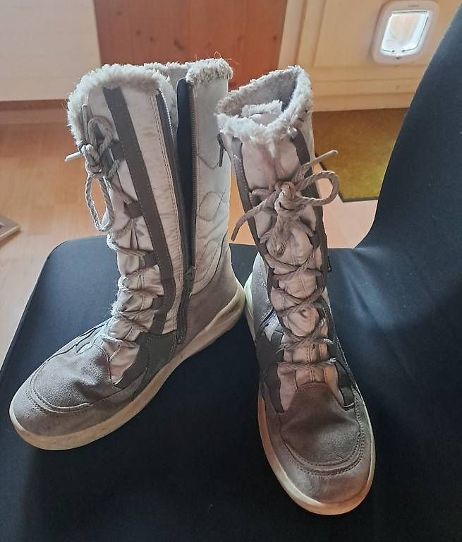 Schuhe für Mädchen: Winterschuhe – Gebraucht aus Bürglen UR von alesia1