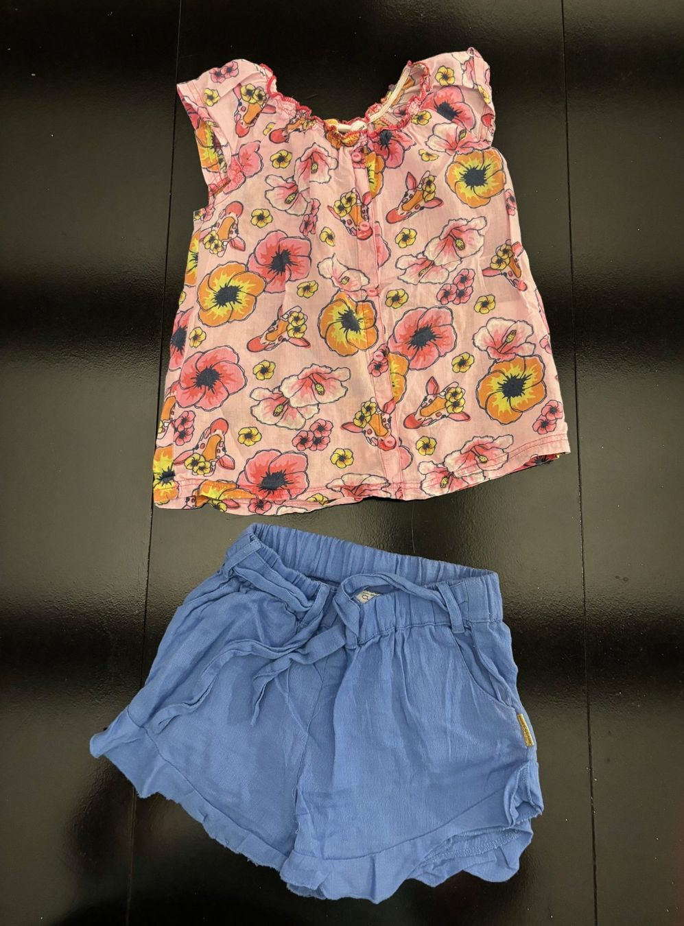 Kleiderpakete & -sets: Kleiderpaket 6-teilig Mädchen Gr. 98/104 – Gebraucht aus Buchs ZH von Donsalentino 1