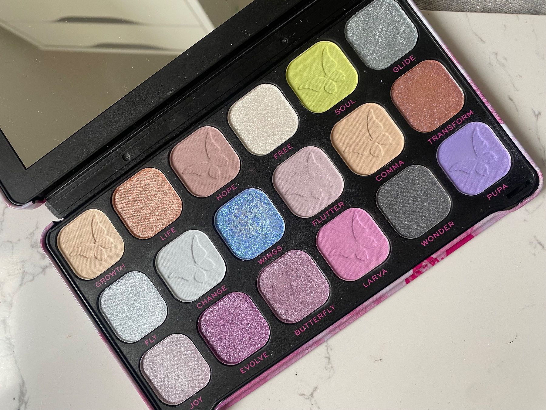 Make-up: Palette Soft Butterfly - Makeup Revolution – Gebraucht aus Chavannes-près-Renens von elobrgs